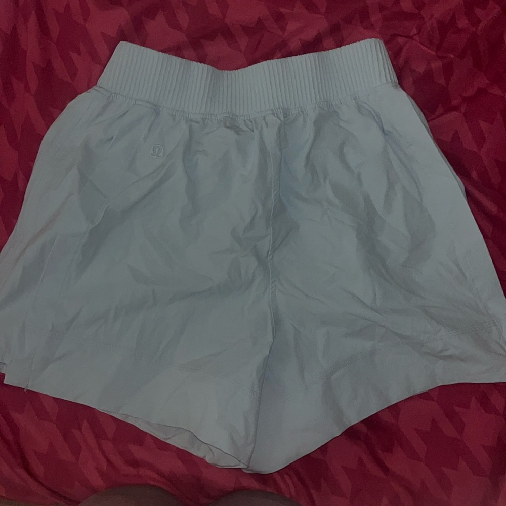 Lululemon real shorts new in good condition